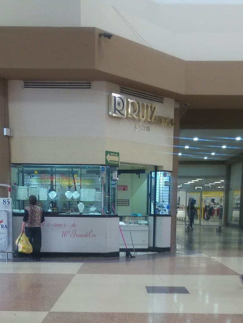 Delito. Hombres armados y con el rostro cubierto con pasamontañas roban joyería de Gómez Palacio. (EL SIGLO DE TORREÓN)