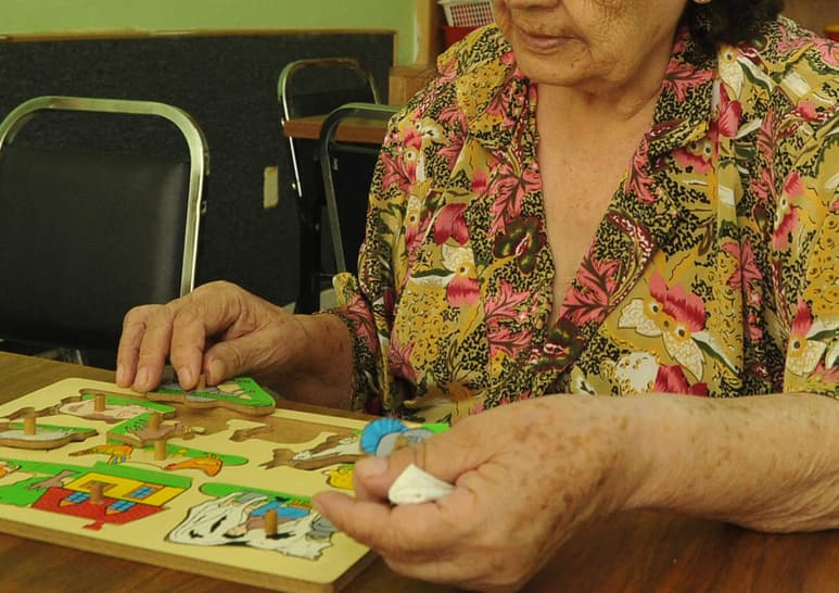 El deterioro cognitivo provocado por el desarrollo de enfermedades neurodegenerativas, está relacionado con la presencia de síndrome metabólico, diabetes y obesidad. (ARCHIVO)