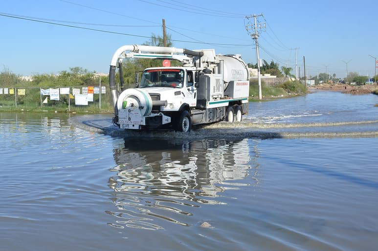 Insuficiente. La caída del colector sanitario de Monterreal afecta a 10 colonias. (FERNANDO COMPEÁN)