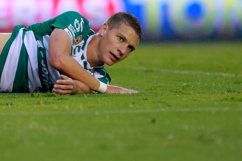 El atacante argentino no pudo brillar ante Querétaro. (Jam Media)