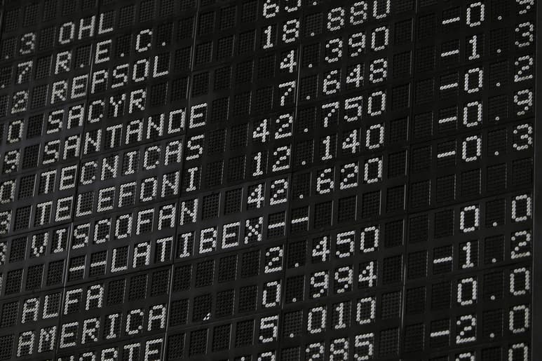 Incumplimiento. El indicador refleja que México incumpla en los términos acordados con el pago de la deuda externa. (ARCHIVO)