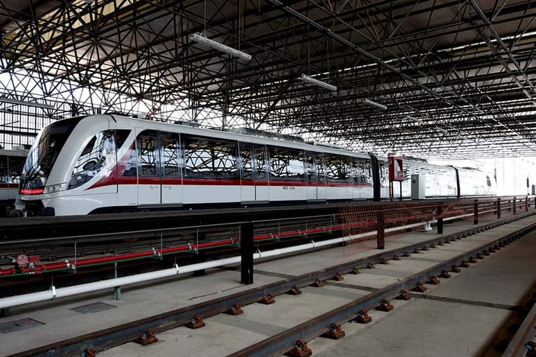 La Secretaría de Comunicaciones y Transportes (SCT) anunció que se iniciaron las pruebas totales de la Línea 3 del Tren Ligero de Guadalajara. (ARCHIVO)