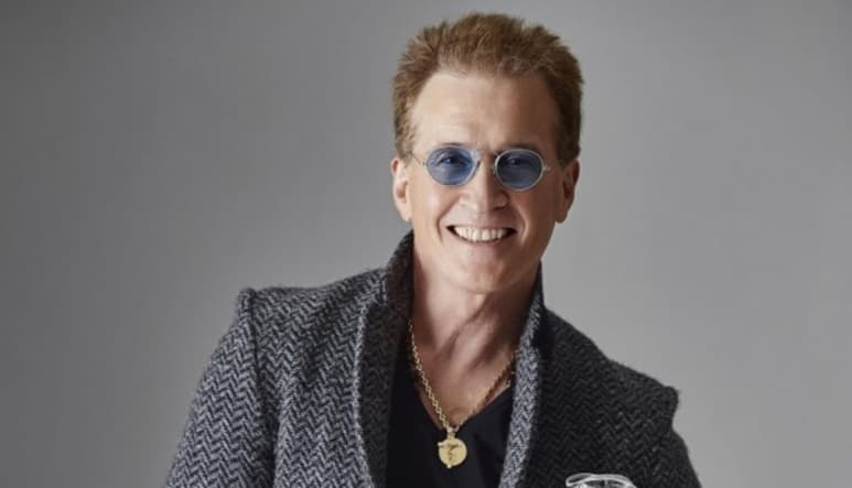 Especial. El cantante Emmanuel busca entrar a los hogares de México con su nuevo disco de Navidad. (ARCHIVO)