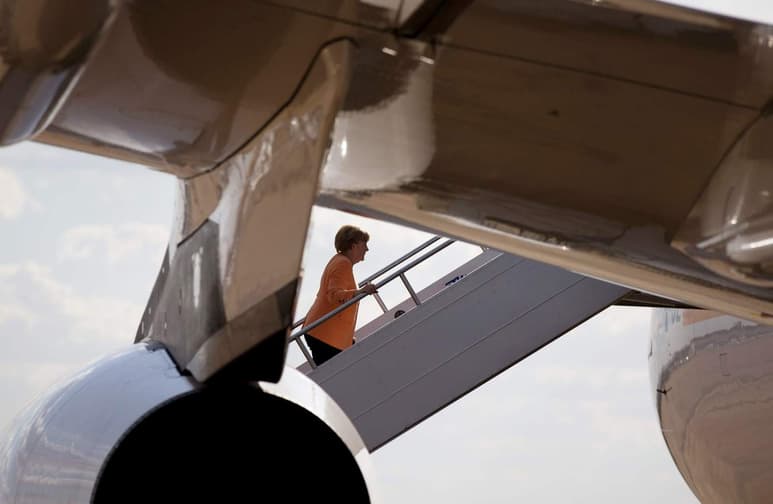 Merkel se vio forzada a cambiar de avión rumbo a Buenos Aires por problema técnico. (ARCHIVO) 
