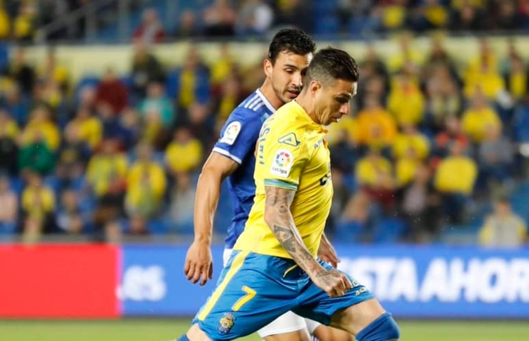 El zaguero mexicano sigue ganando minutos en España con el Real Oviedo. (Especial)