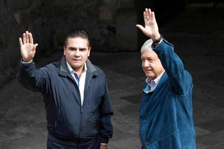 El gobernador de Michoacán, Silvano Aureoles Conejo, anunció que presentará ante la Suprema Corte de Justicia de la Nación (SCJN), un recurso de controversia constitucional por la designación de la figura de superdelegados federales. (ARCHIVO)