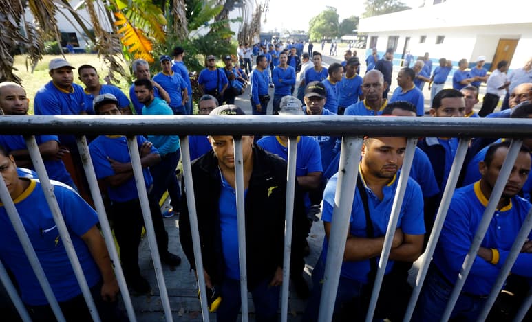 Cierre. Trabajadores de Goodyear se encuentran preocupados por el cierre de operaciones de su empresa. (ARCHIVO)