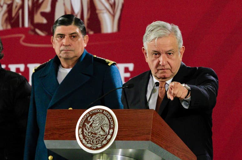 Ante las protestas por la ley de salarios, el presidente dijo que se debe respetar la Constitución. (NOTIMEX)