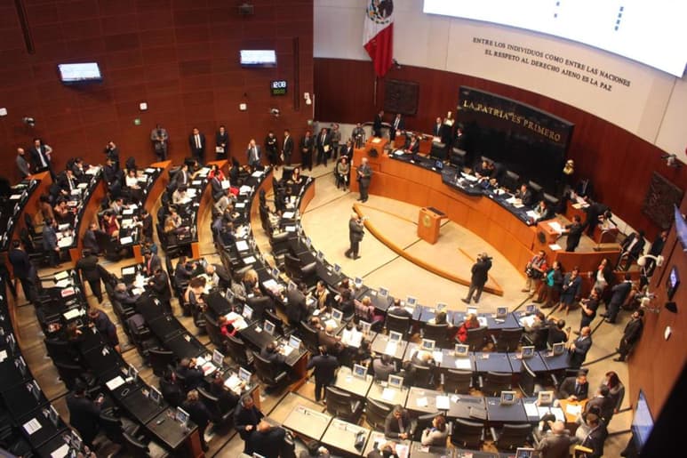 El dictamen, que contempla un bolsa adicional de 23 mil 768 millones de pesos, fue avalado esta mañana por la Comisión de Hacienda y Crédito Público del Senado, con votos en contra del PRI y el PAN. (ESPECIAL)