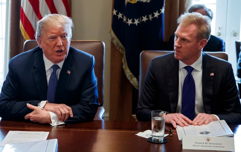 Opción. Trump decidió nombrar a Patrick Shanahan como secretario interino de la Defensa. (AP)