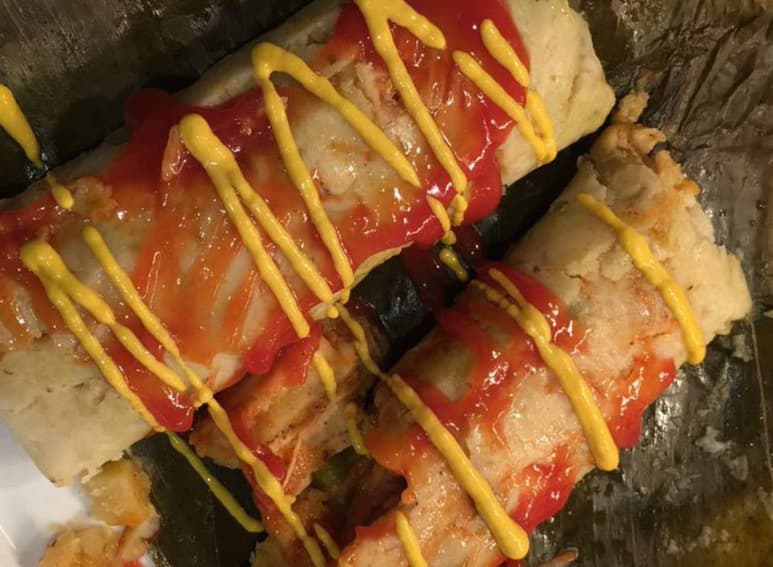 Algunos internautas dicen que los comen así, otros se dicen escandalizados. (INTERNET)