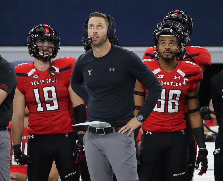 Kliff Kingsbury tuvo marca de 35-40 en seis temporadas que estuvo al mando del Tecnológico de Texas.