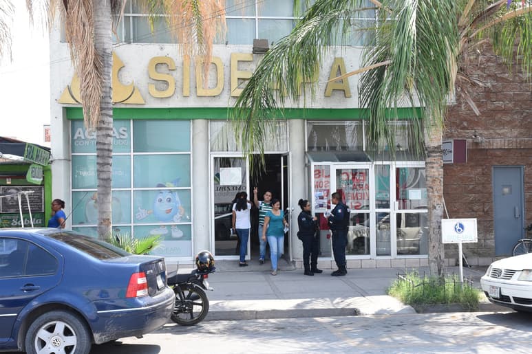 Acuerdo. Terminan las negociaciones entre el Sideapa y el sindicato de trabajadores, logrando un incremento salarial. (EL SIGLO DE TORREÓN)
