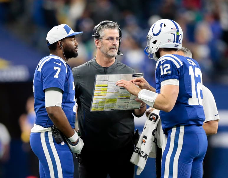 Jacoby Brissett (i), mariscal de campo suplente de los Colts, tuvo muy poca participación en la temporada.