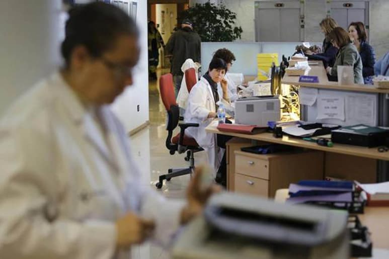 Desigual. Falta de oportunidades para mujeres y estereotipos, les impide llegar a puestos directivos de las empresas. (AGENCIAS)