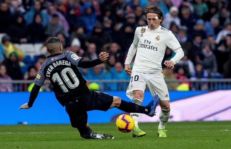 La victoria en el estadio Santiago Bernabéu sirvió para que el Madrid y su técnico Santiago Solari tomasen respiro en la 20ma fecha de la Liga al llegar a 36 puntos.  (EFE)