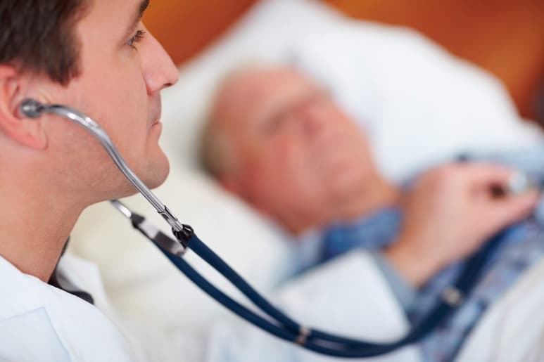 Eleva hasta cinco veces el riesgo de sufrir un accidente cerebrovascular e incrementa las probabilidades de desarrollar insuficiencia cardiaca. (ARCHIVO)