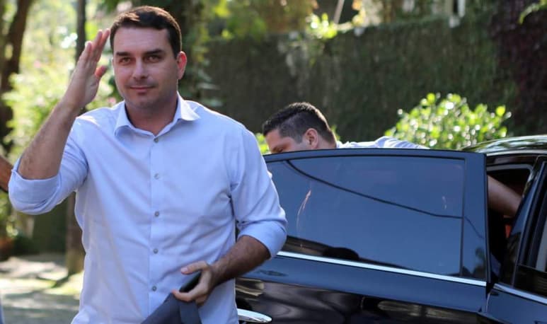 En un par de entrevistas televisivas con RecordTV y la televisión RedTV, el hijo del presidente Bolsonaro se presentó como víctima del Ministerio Público del Estado de Río de Janeiro. (ARCHIVO)