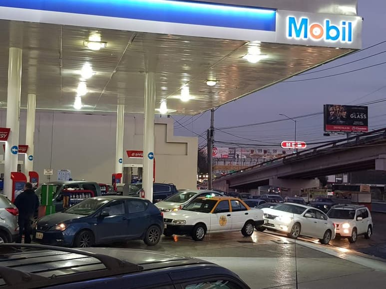 Se desataron compras de pánico en Nuevo León. (TWITTER: @JoeApache)