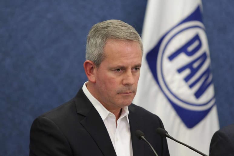 Además, dijo, las autoridades tuvieron por lo menos cuatro horas, tiempo suficiente para que pudieran llevar más elementos de las corporaciones policiacas locales y ninguna se acercó. (ARCHIVO)