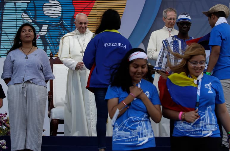 Apoyo. El portavoz del Vaticano se limitó a decir que Francisco 'sigue con cercanía el desarrollo en Venezuela'. (AP)