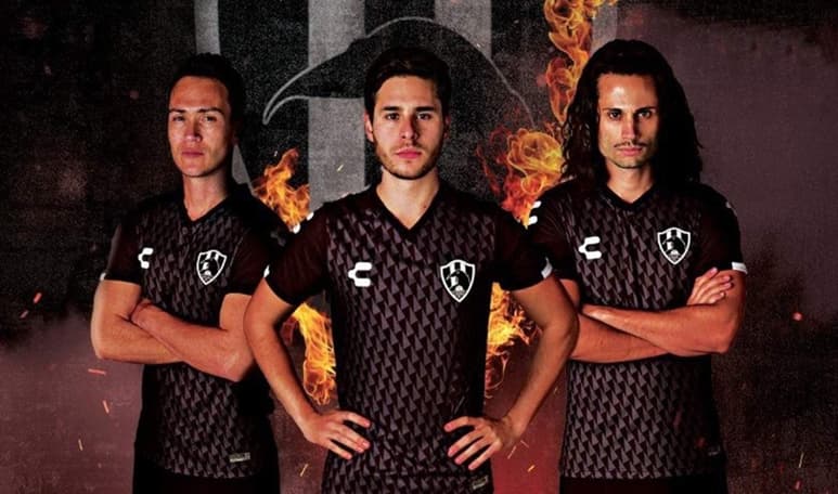Los Cuervos Negros Salvajes de Nuevo Toledo, se renuevan y llegan con más fuerza que nunca para este arranque de torneo. (