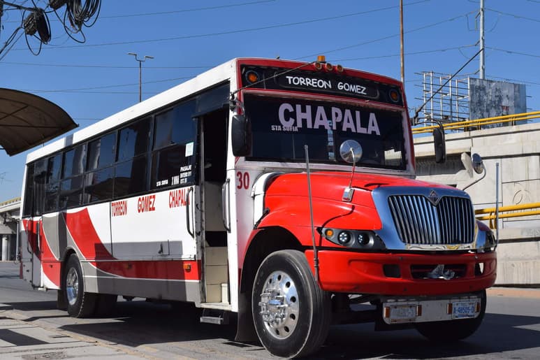 Aseguraron que no se está revisando una nueva solicitud de incremento a las tarifas de pasaje de las rutas de autobuses y taxis. (EL SIGLO DE TORREÓN)