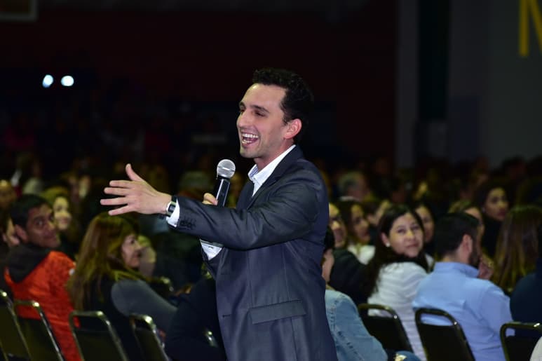 Conferencia. Evento fue en el auditorio San Ignacio de Loyola de la Escuela Carlos Pereyra. (EL SIGLO DE TORREÓN)