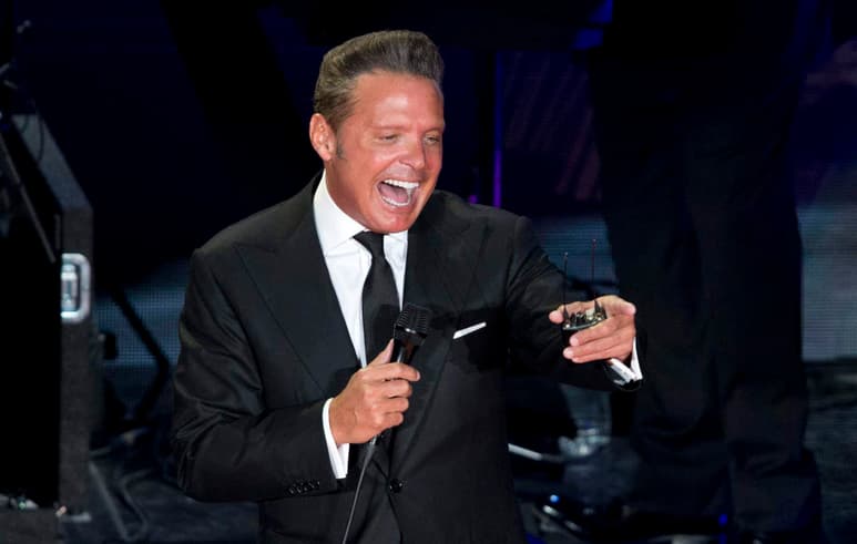 Se trata del sexto Grammy americano que recibe el cantante de 48 años en sus 37 años de trayectoria musical.