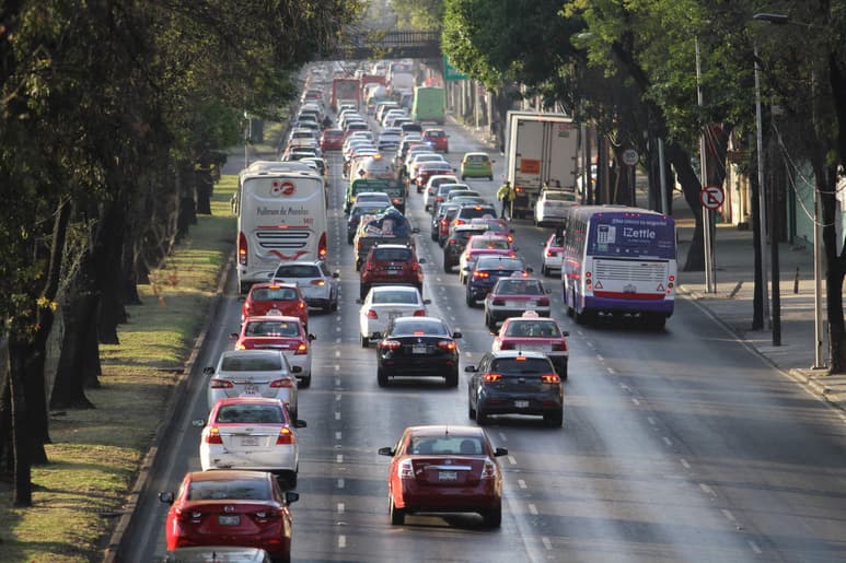 Tras advertir que los accidentes viales son la primera causa de muerte entre niños de cinco a nueve años en México y que 16 mil personas mueren al año por éstos, representantes de organizaciones de la sociedad civil urgieron al Senado a legislar en la materia. (ARCHIVO)
