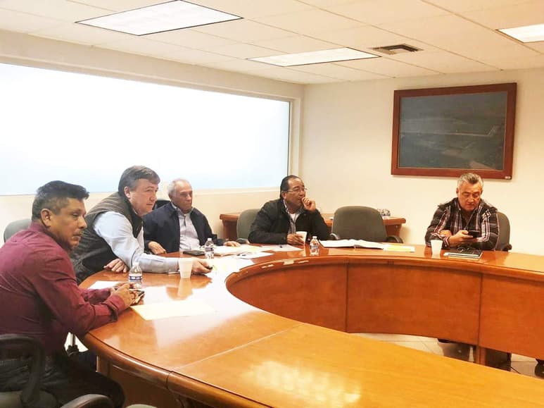 En la reunión estuvieron presentes el gerente general de la paramunicipal, Juan José Gómez Hernández, el gerente técnico, Raymundo Rodríguez de la Torre y Gerardo Berlanga Gotés, Secretario de Infraestructura, Desarrollo Urbano y Movilidad de Coahuila. (FABIOLA P. CANEDO)