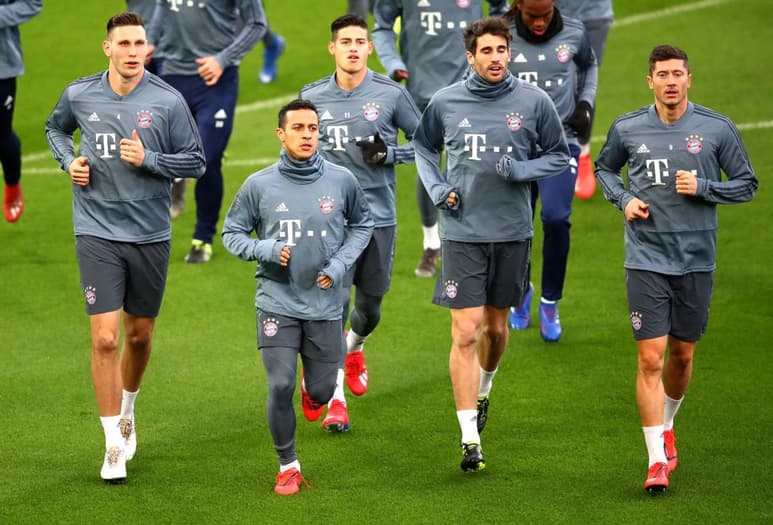 Los jugadores del Bayern Munich entrenan en el estadio Anfield de Liverpool, en Reino Unido. (Especial)