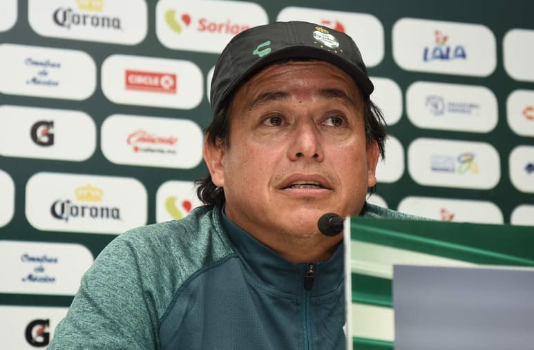'No he visto una crisis como hay en otros equipos, ahí sí hay crisis”, expresó el DT de Santos. (JESÚS GALINDO)