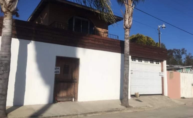 El cuerpo fue encontrado enterrado en el patio de la casa que la mujer compartía con su esposo. (ESPECIAL)