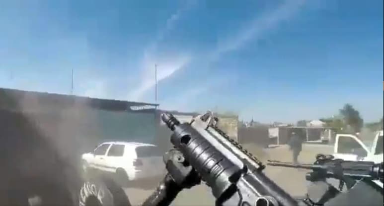En redes sociales circuló el video del ataque armado. (ESPECIAL)