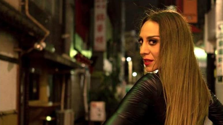 Libre. La española ha hecho Mónica y el sexo, un docurreality de Mediaset, en el que evidencia las diversas formas de vivir la sexualidad en el mundo. (CORTESÍA)