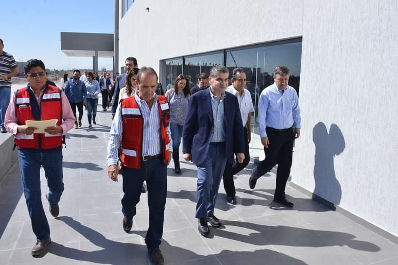 A inicios de este mes, el gobernador del Estado, Miguel Riquelme dijo que con la apertura del Centro de Convenciones se estarían generando alrededor de 200 empleos directos y 5 mil indirectos. (FERNANDO COMPEÁN)