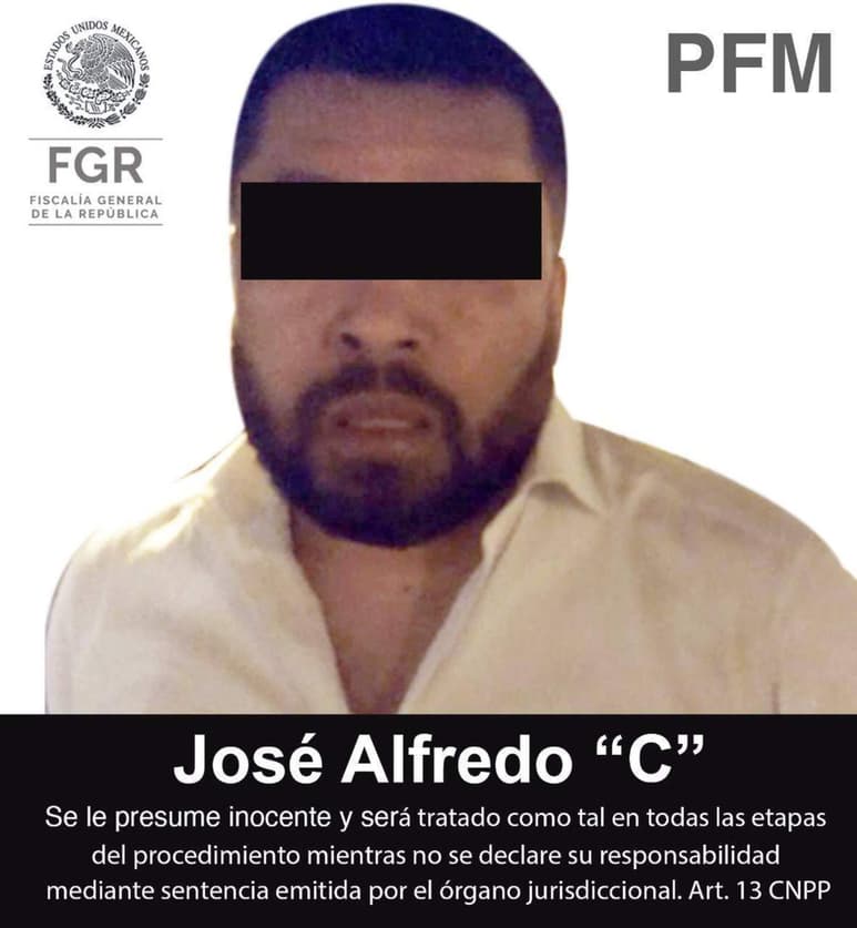 Cárdenas Martínez contaba con una orden de arresto de un juez de Tamaulipas por su probable responsabilidad en el delito de privación ilegal de la libertad y asalto.