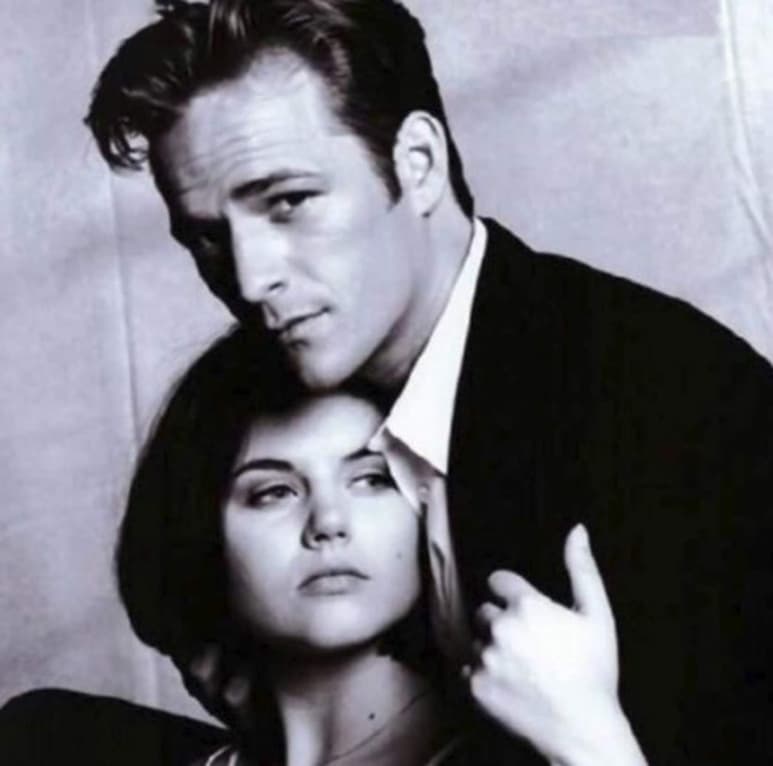 'Valerie Malone' (Tiffani Thiessen) tuvo sus romances con 'Dylan Mckay' (Luke Perry). (ESPECIAL)