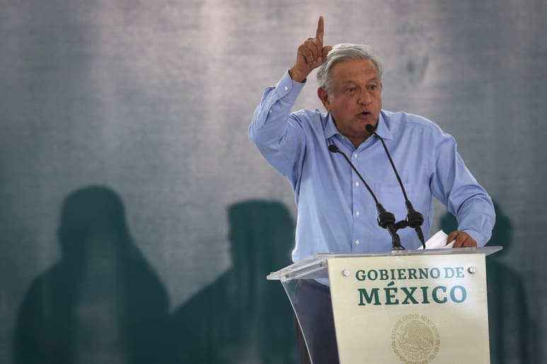 Sostuvo que en México se tiene una gran reserva de valores morales, culturales y espirituales y así se logrará sacar adelante al pueblo y a México. (EL UNIVERSAL)