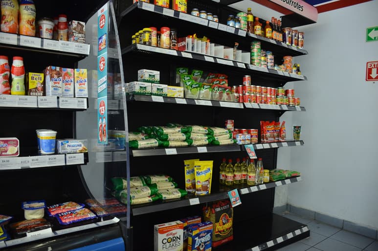 Sigue normal la demanda de latas de atún en sus diferentes presentaciones. La Profeco alertó por las marcas que contienen soya. (EL SIGLO DE TORREÓN)
