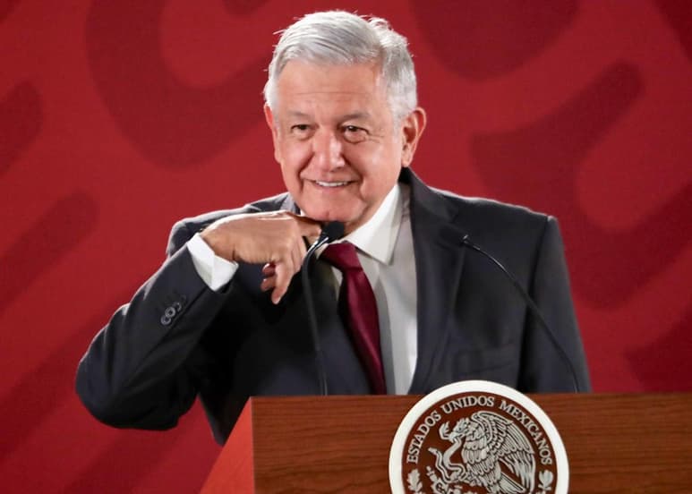 Ayer el presidente Andrés López Obrador señaló que no va a reelegirse en 2024, por lo que firmó una carta de compromiso.