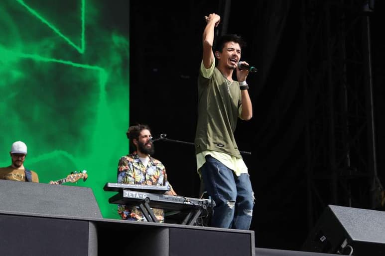 El grupo liderado por José Gahona salió al escenario a las tres de la tarde aproximadamente, “hola como están”, dijo el vocalista, quien hizo gritar a los presentes. (EL UNIVERSAL)