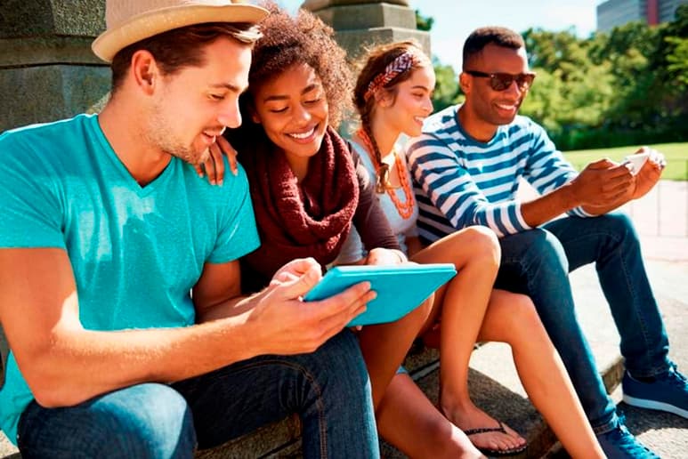 Llegar a la edad adulta implica factores como el rol social, la educación y los cambios biológicos. (INTERNET)