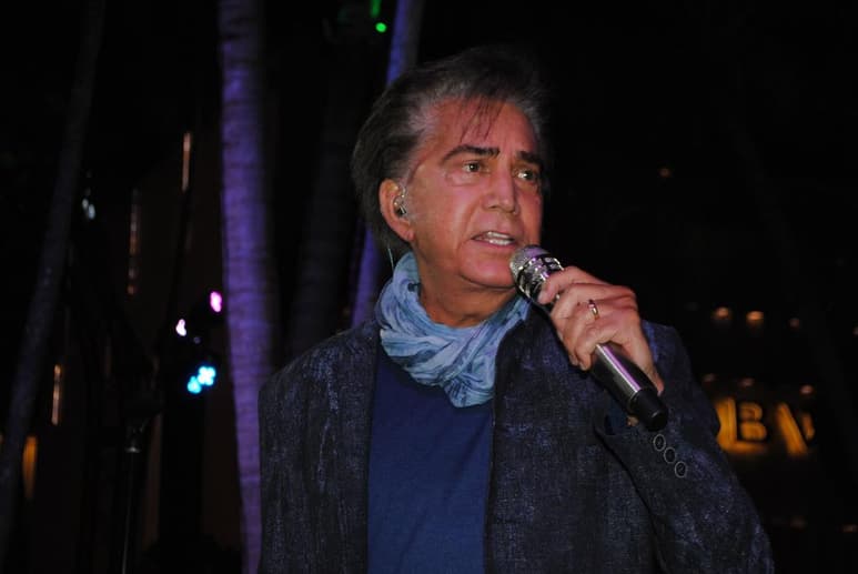 En los escenarios. 'El Puma', de 76 años, dijo que se siente con ganas de hacer su gira 'para recibir y sentir el cariño de la gente'.