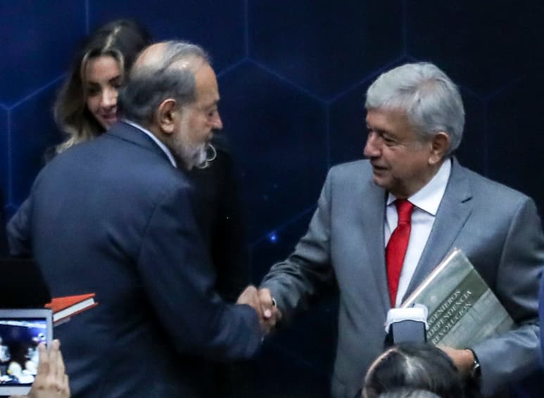 Las afirmaciones de AMLO repercutieron en la Bolsa de Valores. (EL UNIVERSAL)