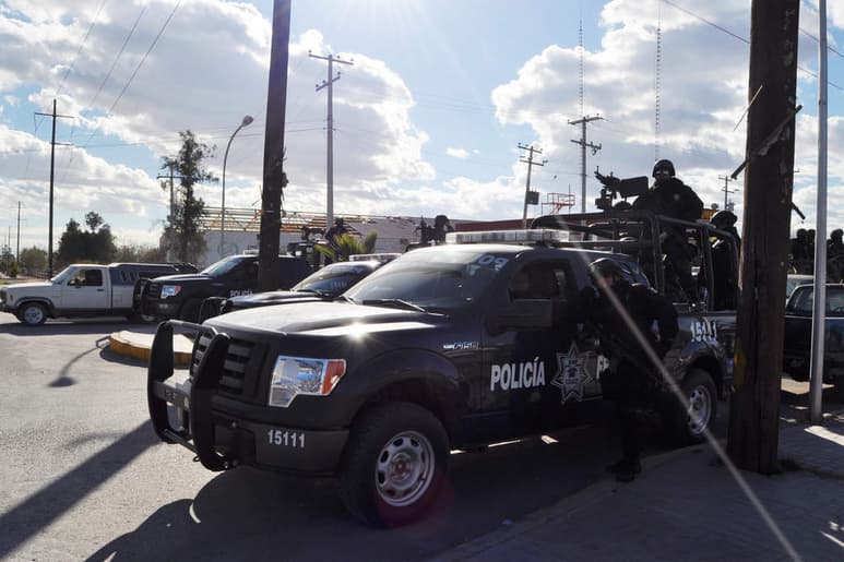 Jesús (N) fue detenido cuando cuando vendía drogas en las calles de la colonia Analco en Ramos Arizpe. (ARCHIVO)