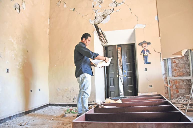De acuerdo con el edil, inicialmente no sabían de la existencia del seguro contratado por el INAH, y fue hasta hace algunos días que el gobernador de Oaxaca, Alejandro Murat, le informó que el palacio estaba asegurado por 30 millones de pesos. (ARCHIVO)