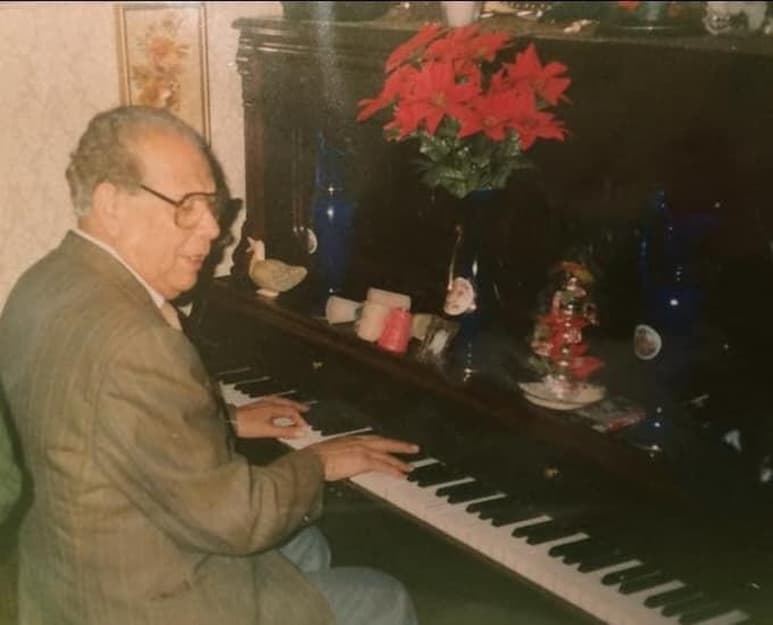 Profesor Darío Alvarado Ceniceros (El magister).
