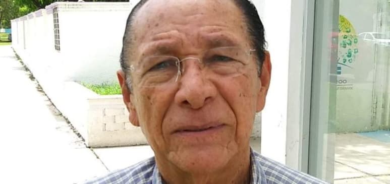 El cuerpo del exmunícipe, nacido el 11 de marzo de 1940, será trasladado de Cancún a Chetumal, capital del estado, para ser velado.
